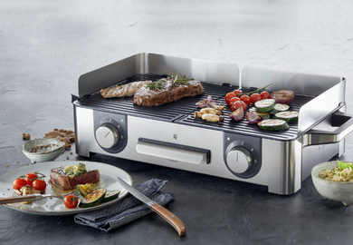 WMF Lono Master Grill mit Grillfleisch und Gem&uuml;se